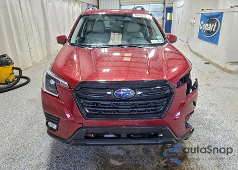 2023 Subaru Forester Premium z USA, uszkodzony, nr VIN JF2SKADC8PH456788